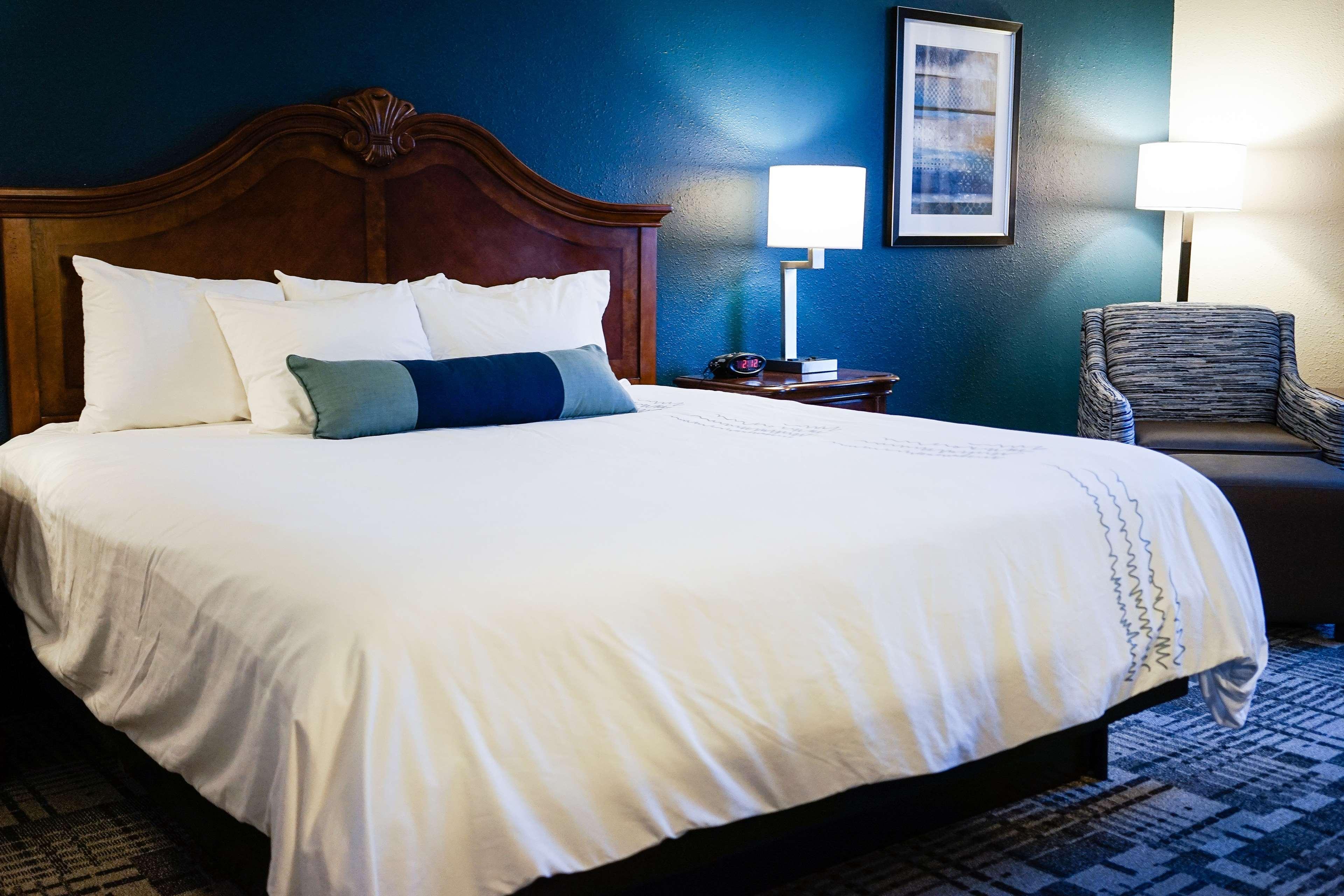 Best Western Plus Dubuque Hotel And Conference Center Экстерьер фото
