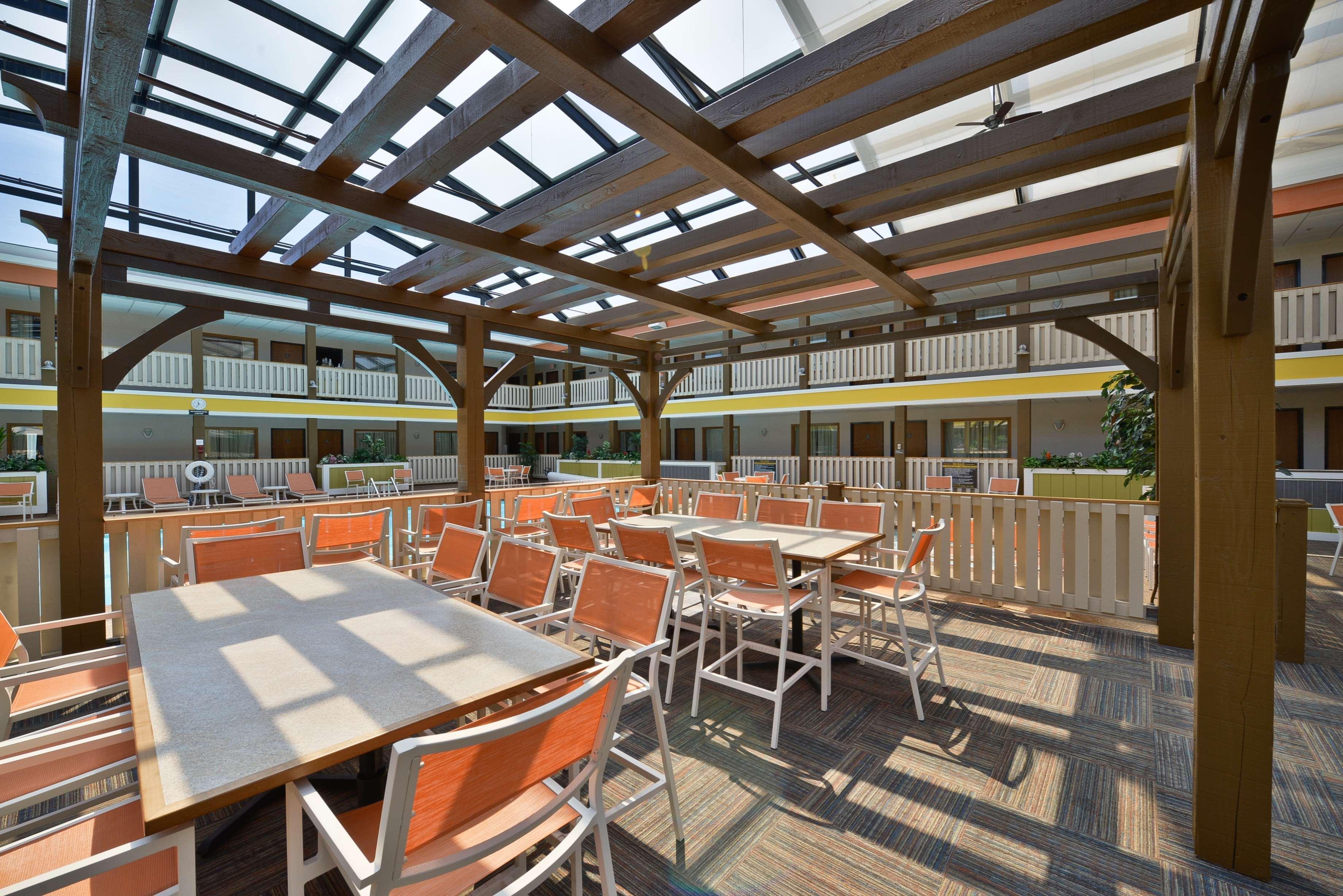 Best Western Plus Dubuque Hotel And Conference Center Экстерьер фото