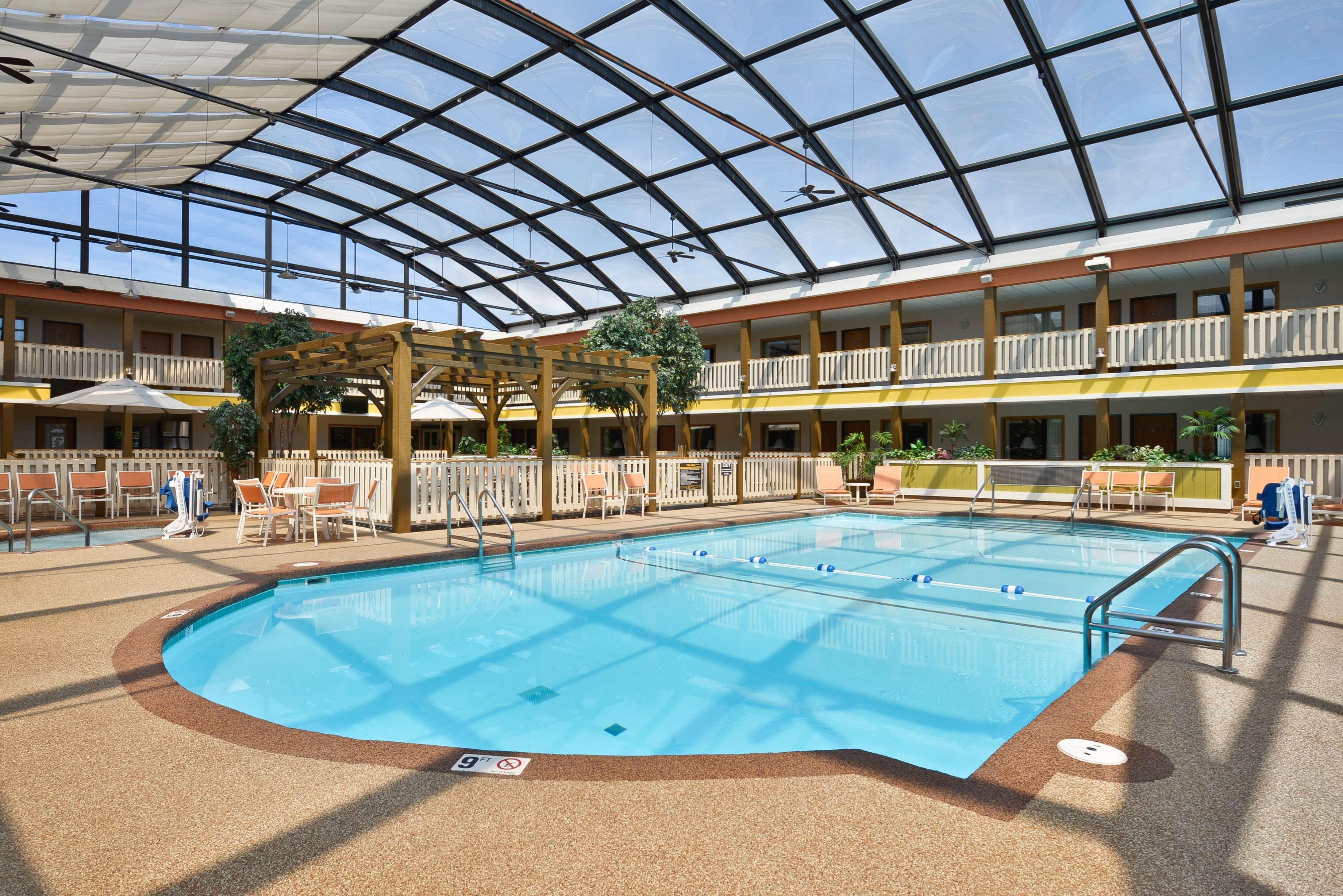Best Western Plus Dubuque Hotel And Conference Center Экстерьер фото