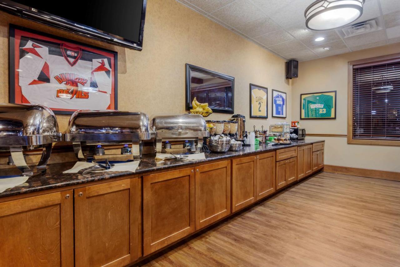 Best Western Plus Dubuque Hotel And Conference Center Экстерьер фото