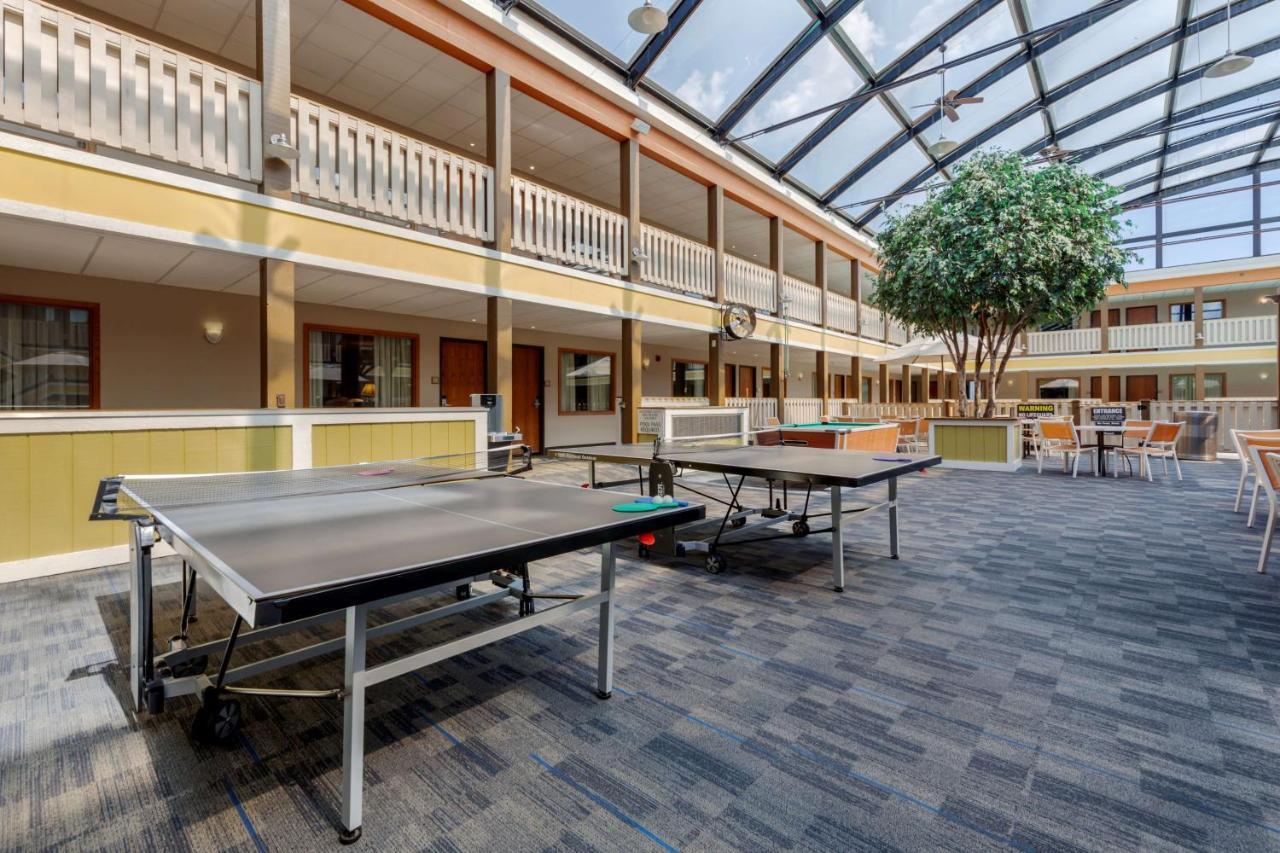 Best Western Plus Dubuque Hotel And Conference Center Экстерьер фото