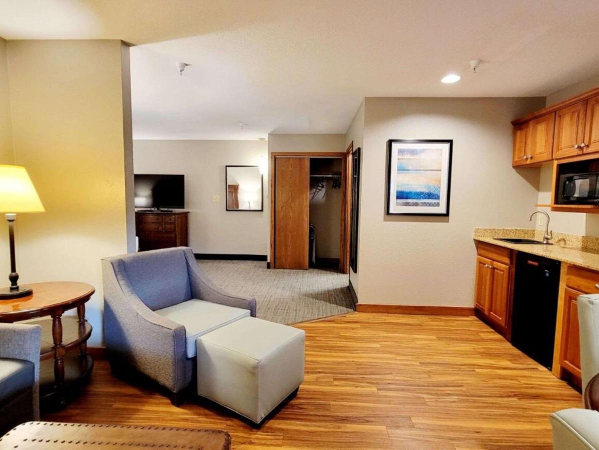 Best Western Plus Dubuque Hotel And Conference Center Экстерьер фото