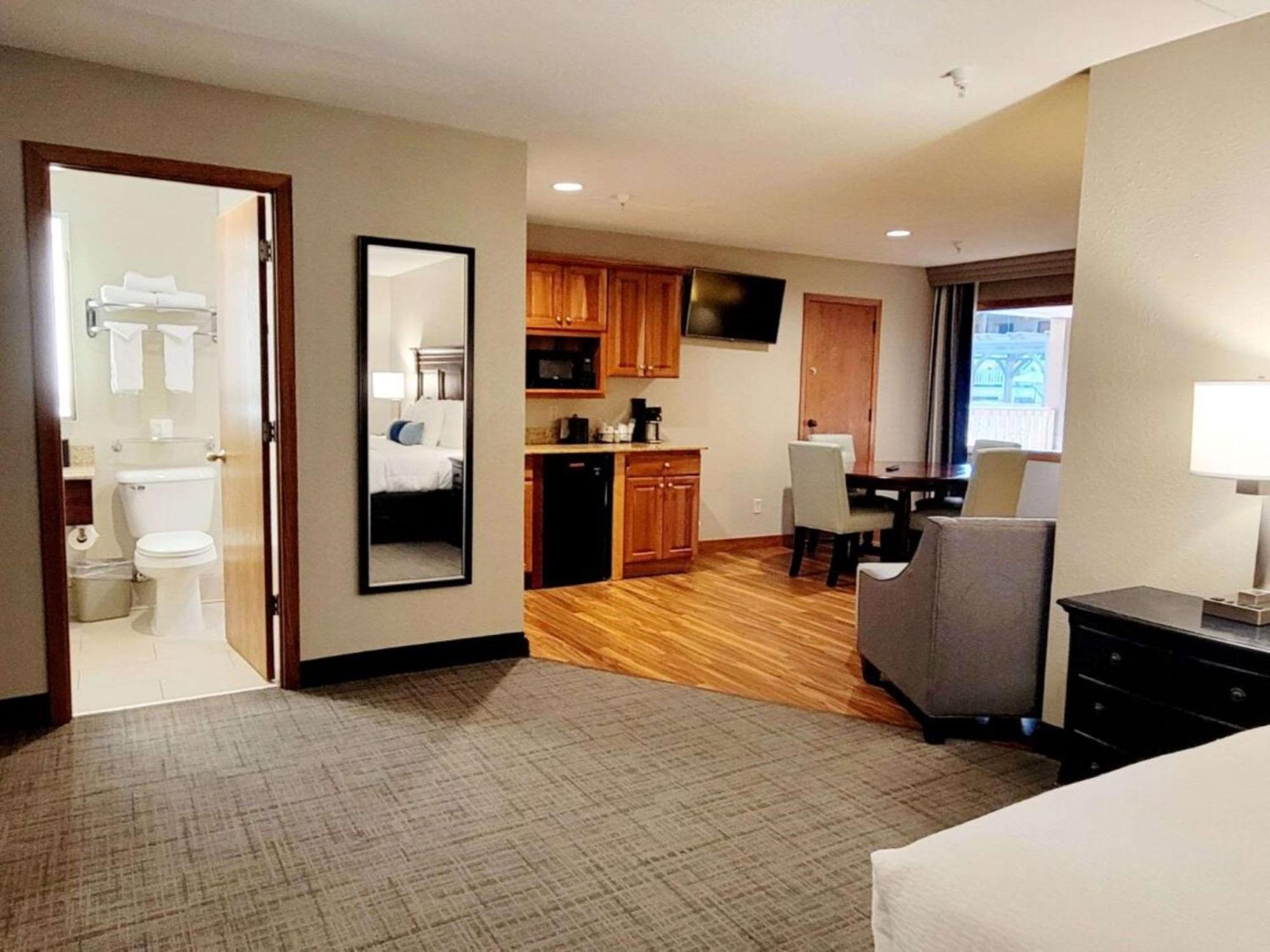 Best Western Plus Dubuque Hotel And Conference Center Экстерьер фото