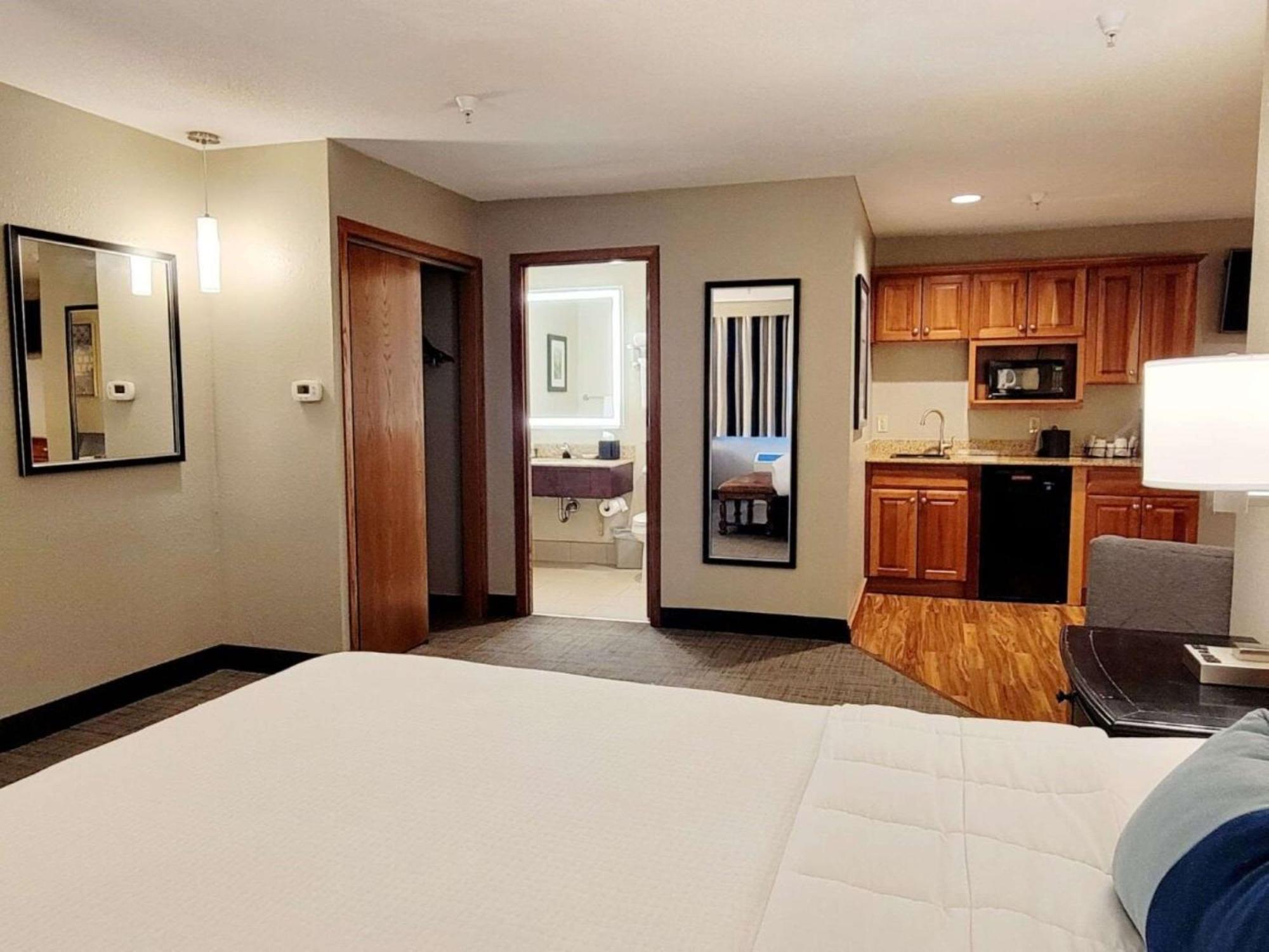 Best Western Plus Dubuque Hotel And Conference Center Экстерьер фото