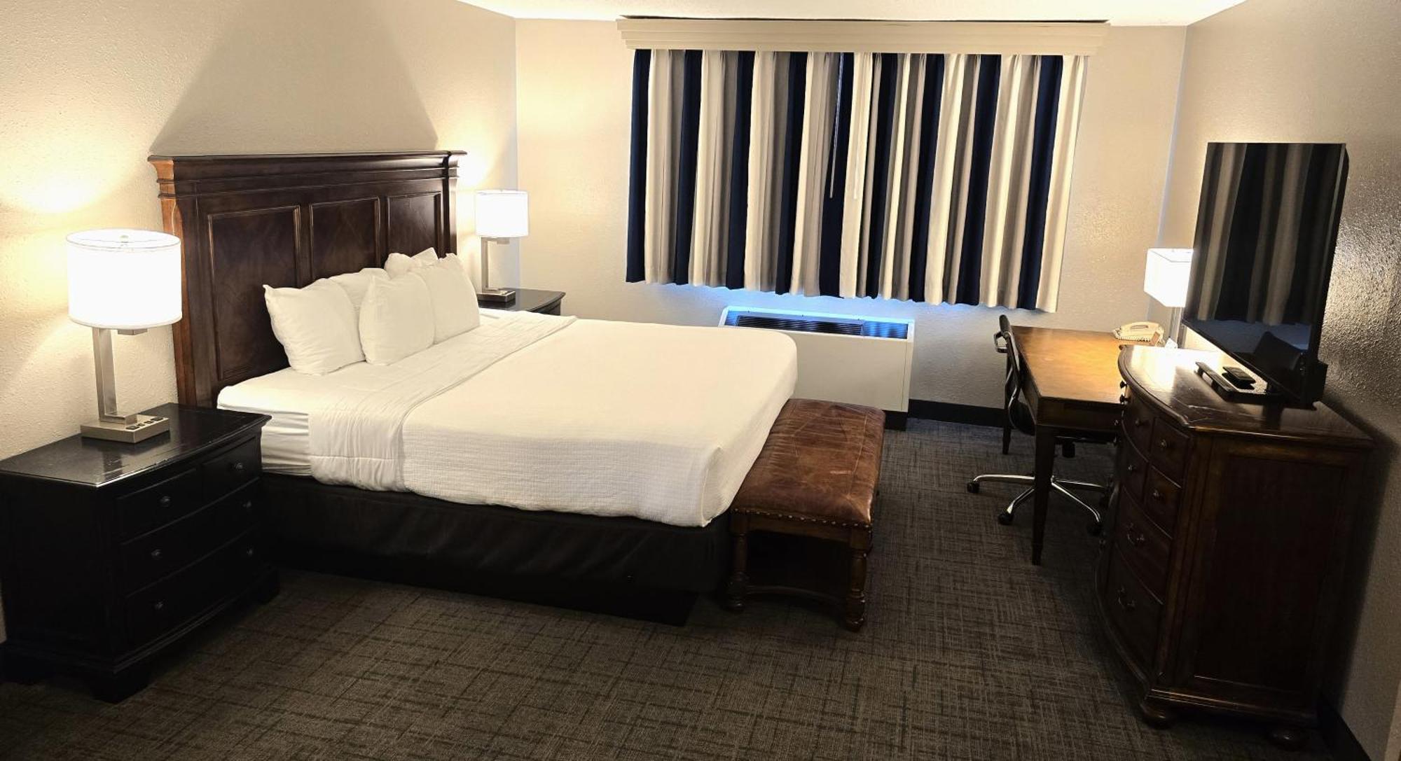 Best Western Plus Dubuque Hotel And Conference Center Экстерьер фото