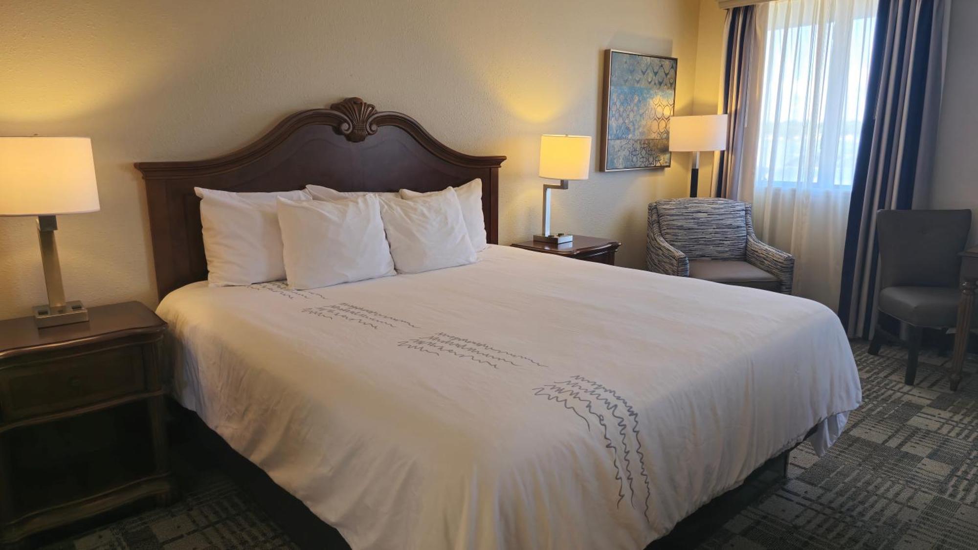 Best Western Plus Dubuque Hotel And Conference Center Экстерьер фото