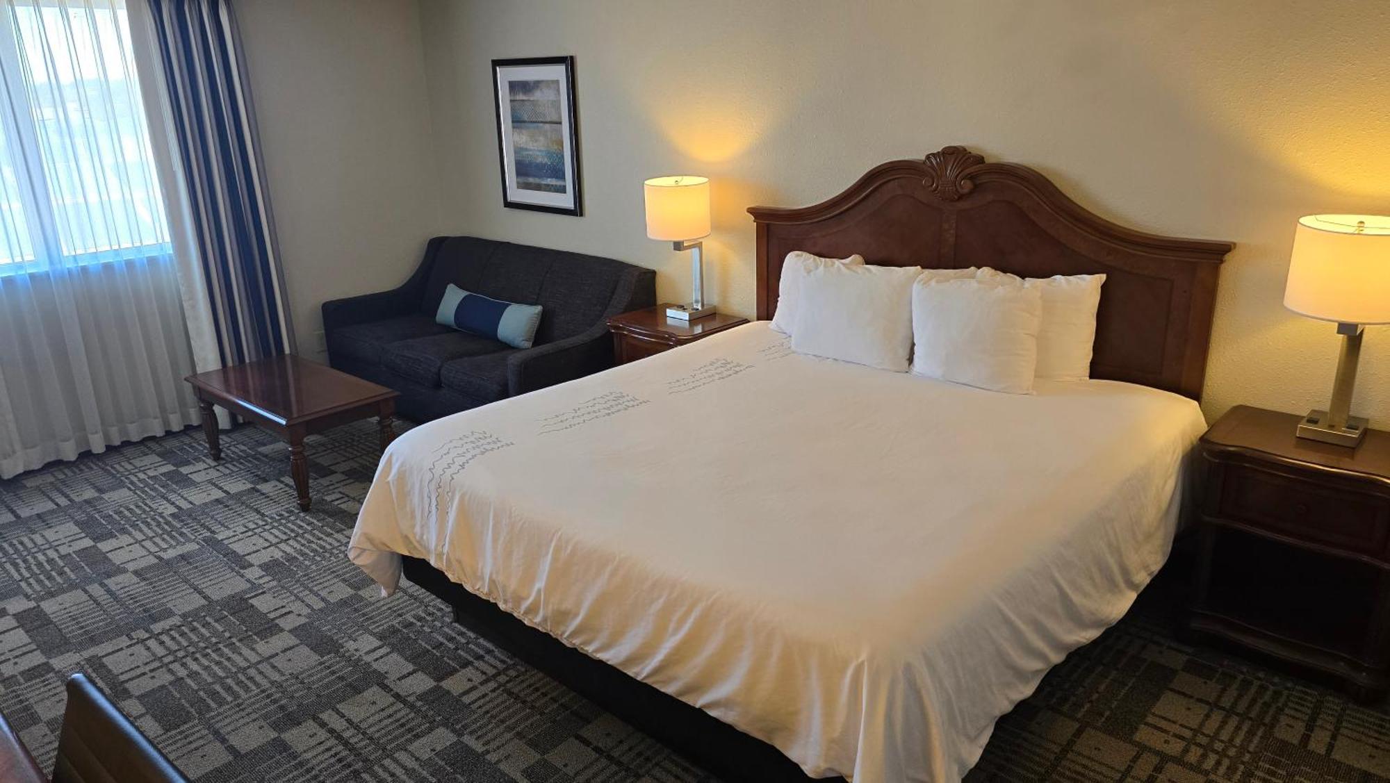 Best Western Plus Dubuque Hotel And Conference Center Экстерьер фото